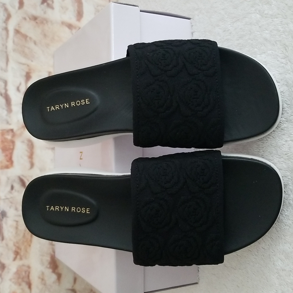New Taryn Rose Iris Comfort Knit Pool Slide - Picture 7 of 9